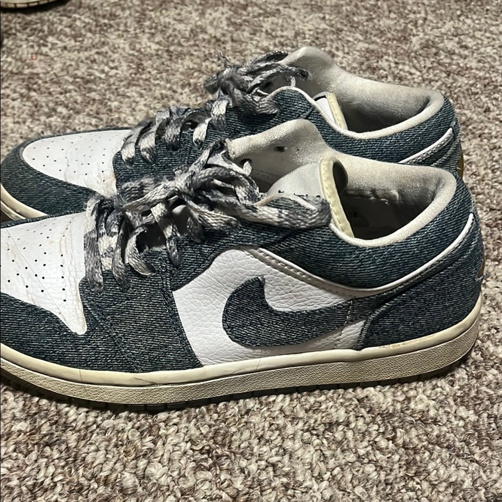 Nike Blue and White Casual Sneakers